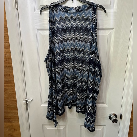 Liz & Me Blues, White & Silver Maxi Light Vest - Picture 1 of 1